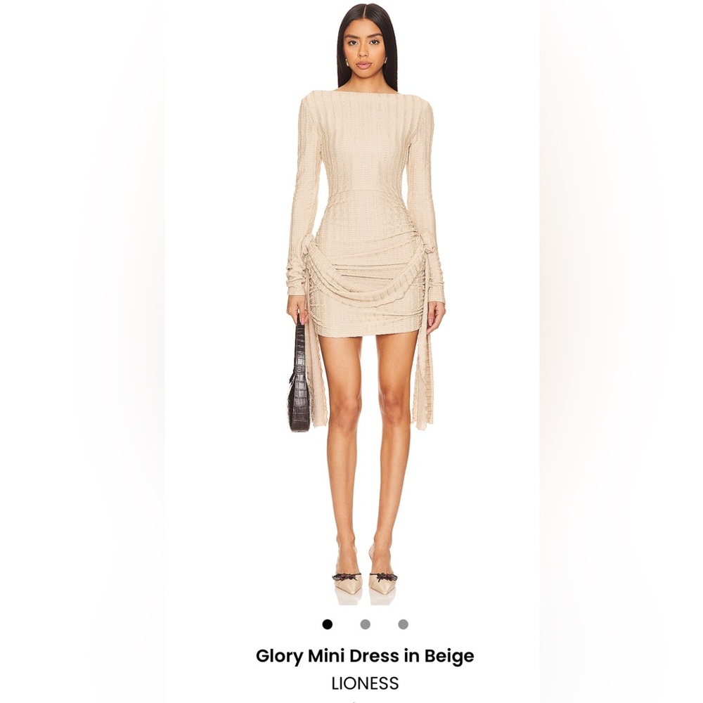 Lioness popular stretch dress by Lioness